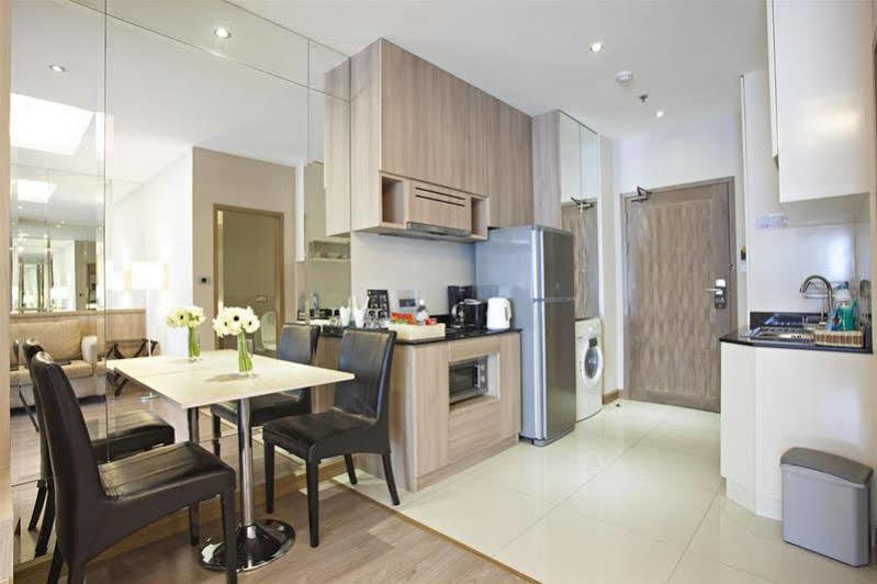 V Residence Serviced Apartment Bangkok Exterior photo
